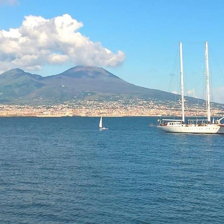 Napoli Storia E Mare Acomodação com café da manhã Exterior foto